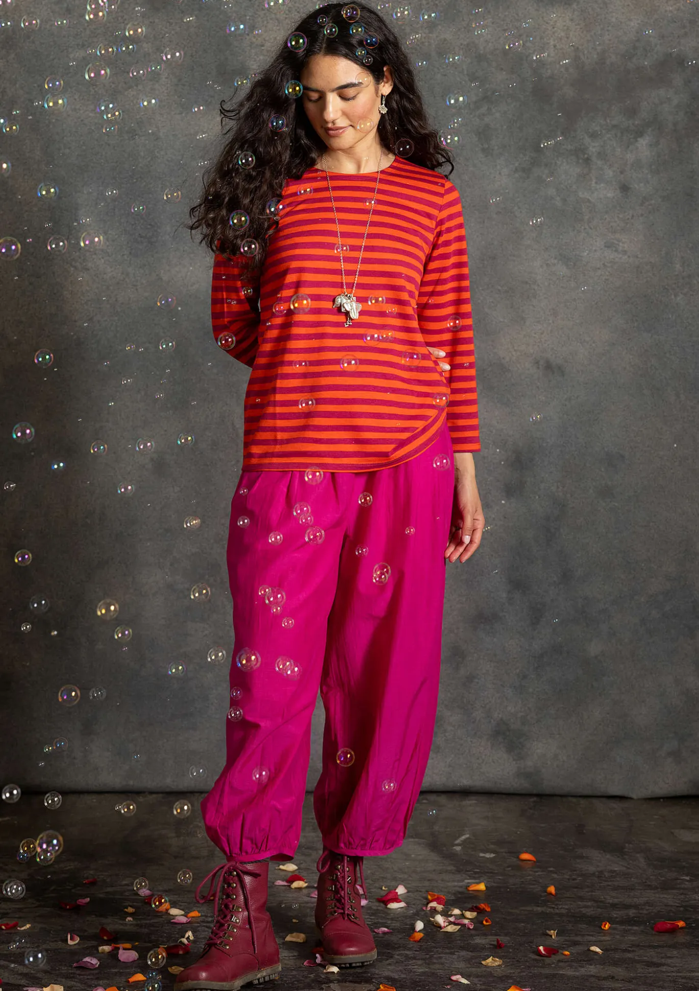 Housut puuvillaa ja silkkiä