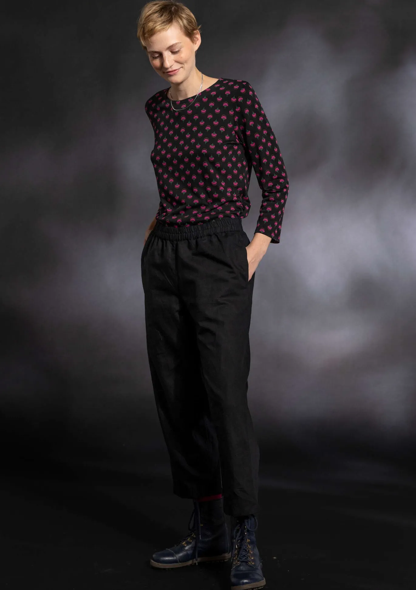 Kangashousut ekopuuvillaa ja pellavaa