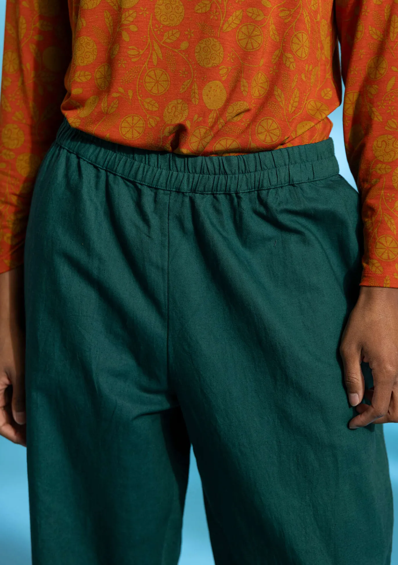 Kangashousut ekopuuvillaa ja pellavaa