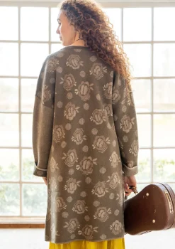 Käännettävä neulottu takki ”Aria” huovutettua villaa