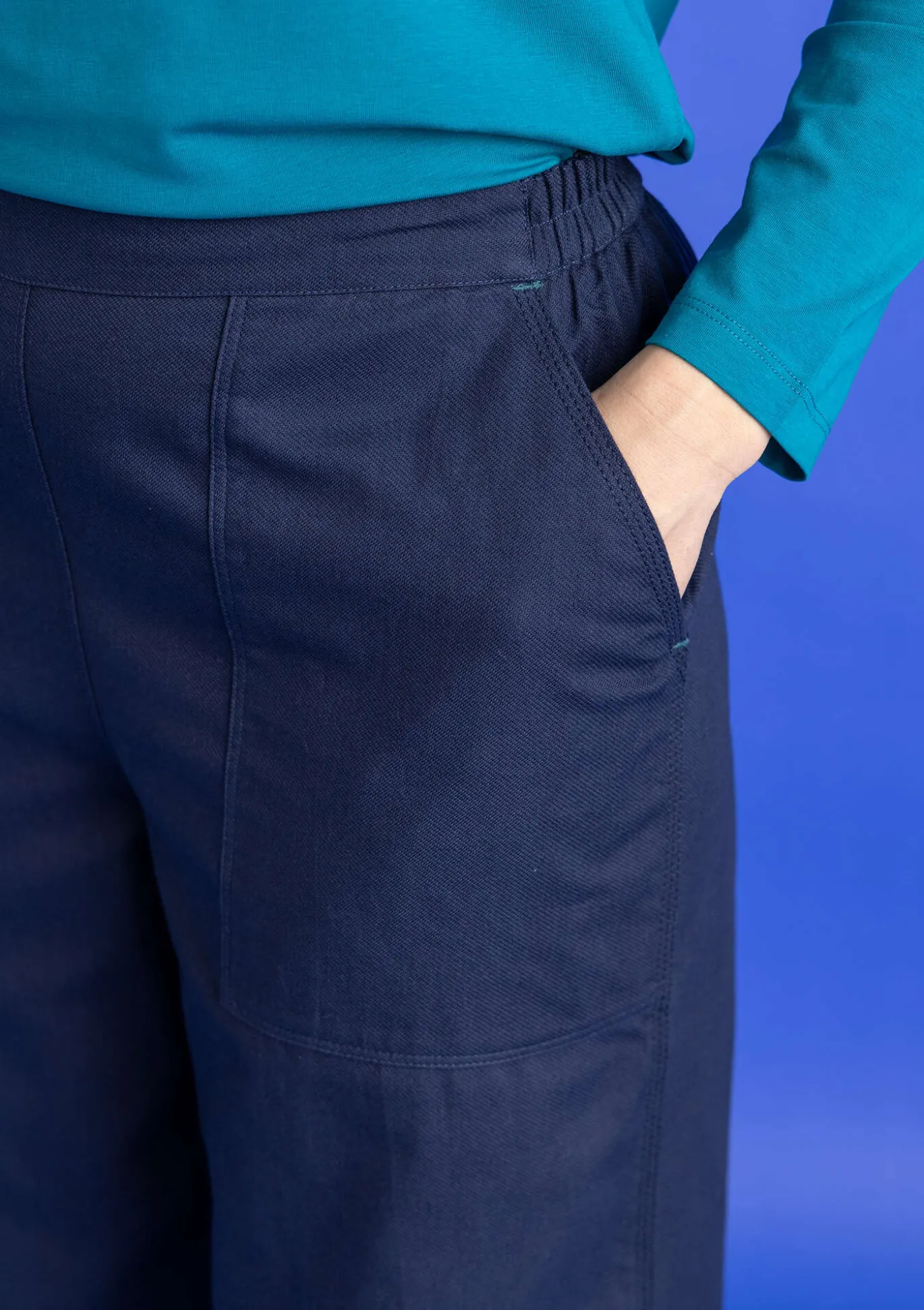 Kudotut twillhousut ekopuuvillaa