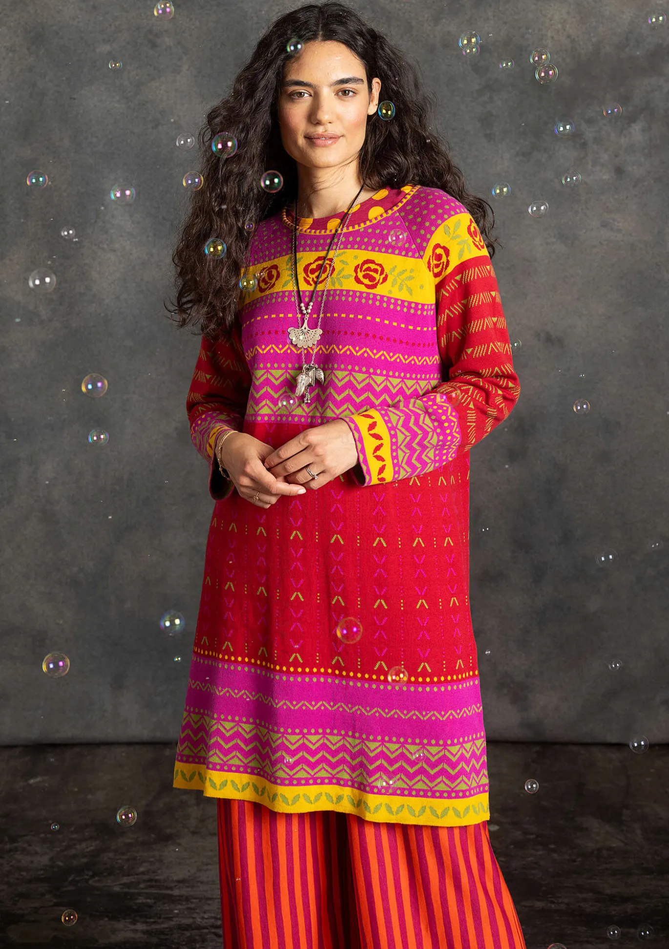 Neulemekko "Kajsa" ekologista ja kierrätettyä puuvillaa