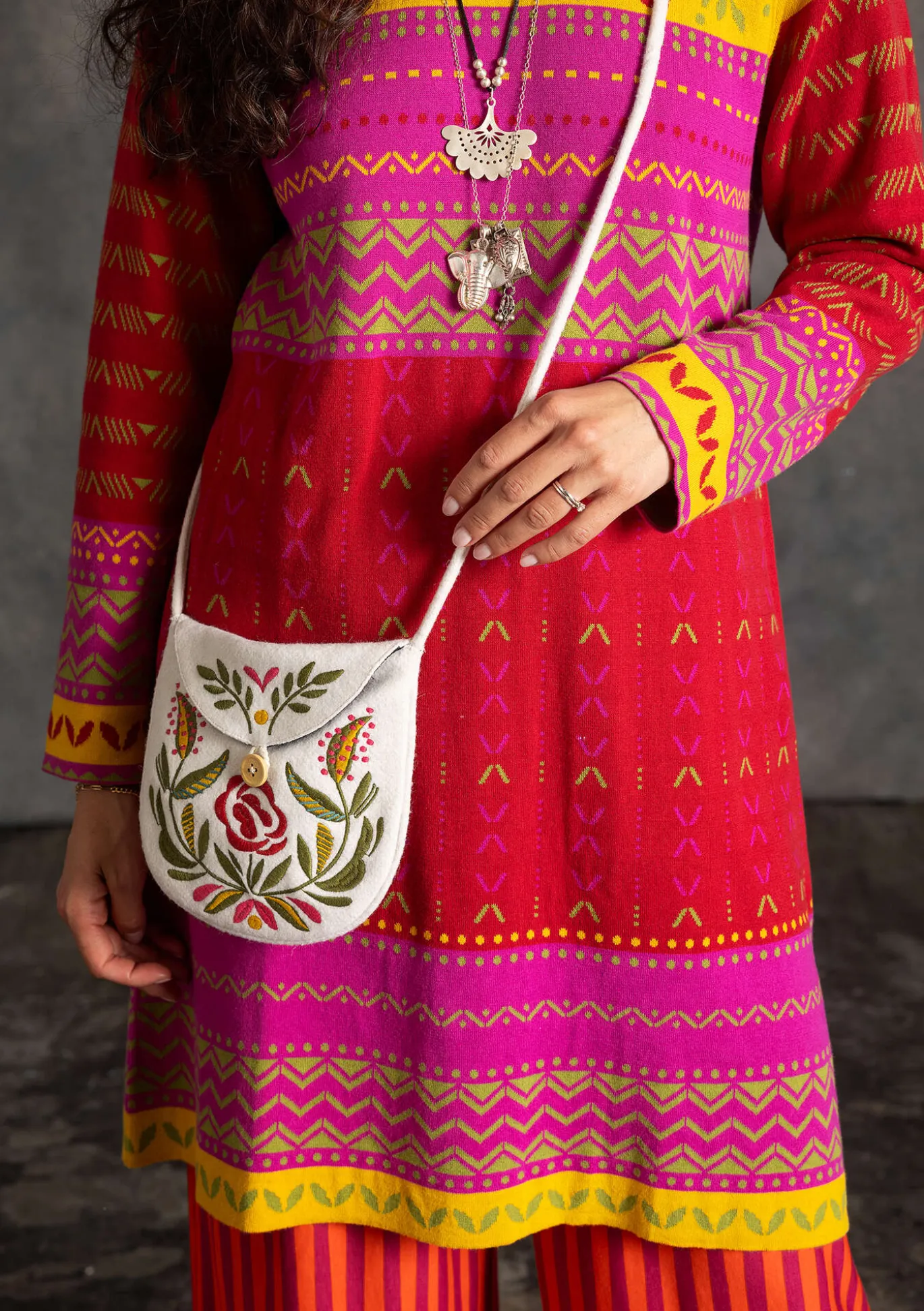 Neulemekko "Kajsa" ekologista ja kierrätettyä puuvillaa