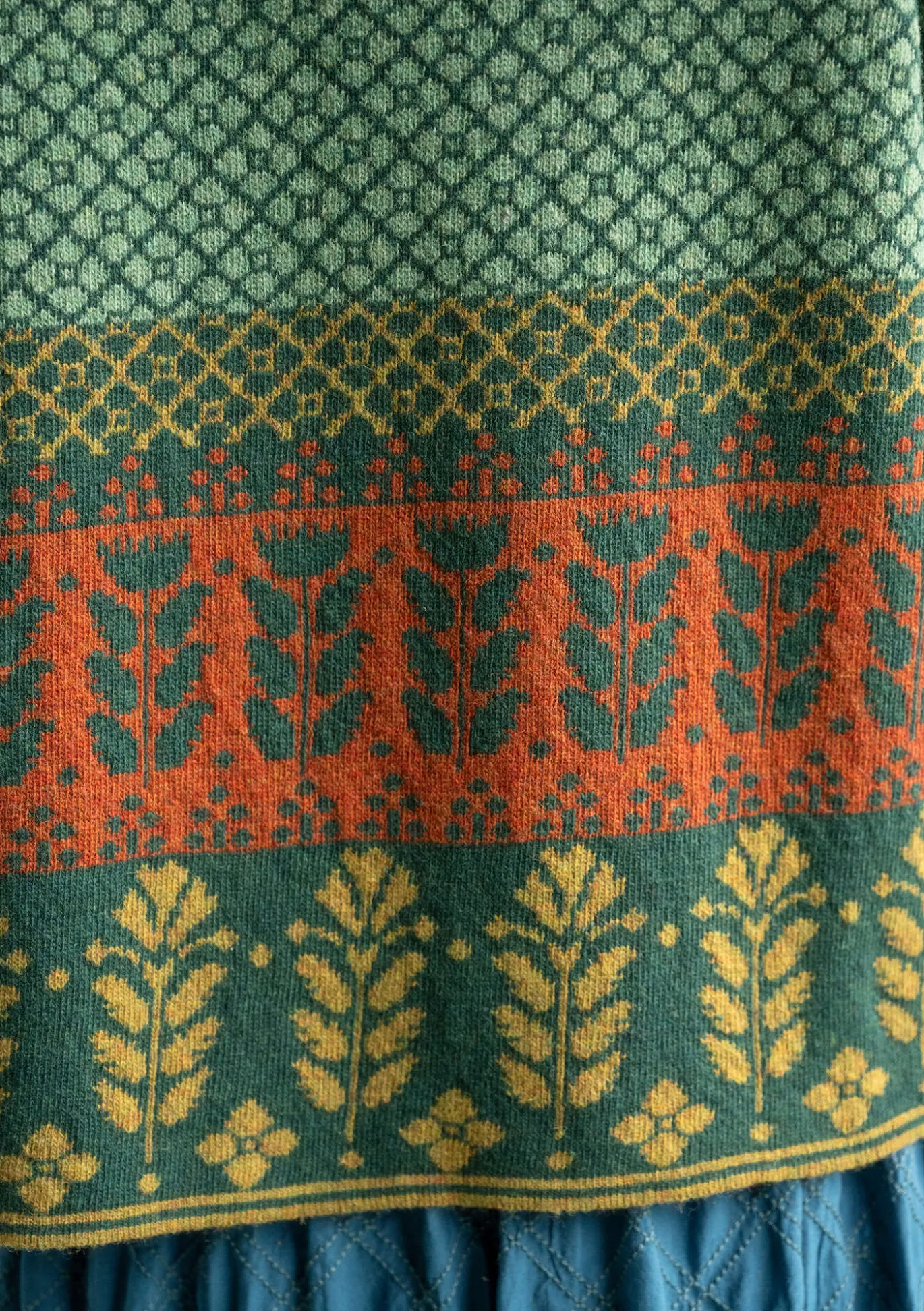 Neuletakki "Edda" kierrätettyä villasekoitetta