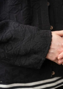 Neuletakki ”Nova” karitsanvillaa