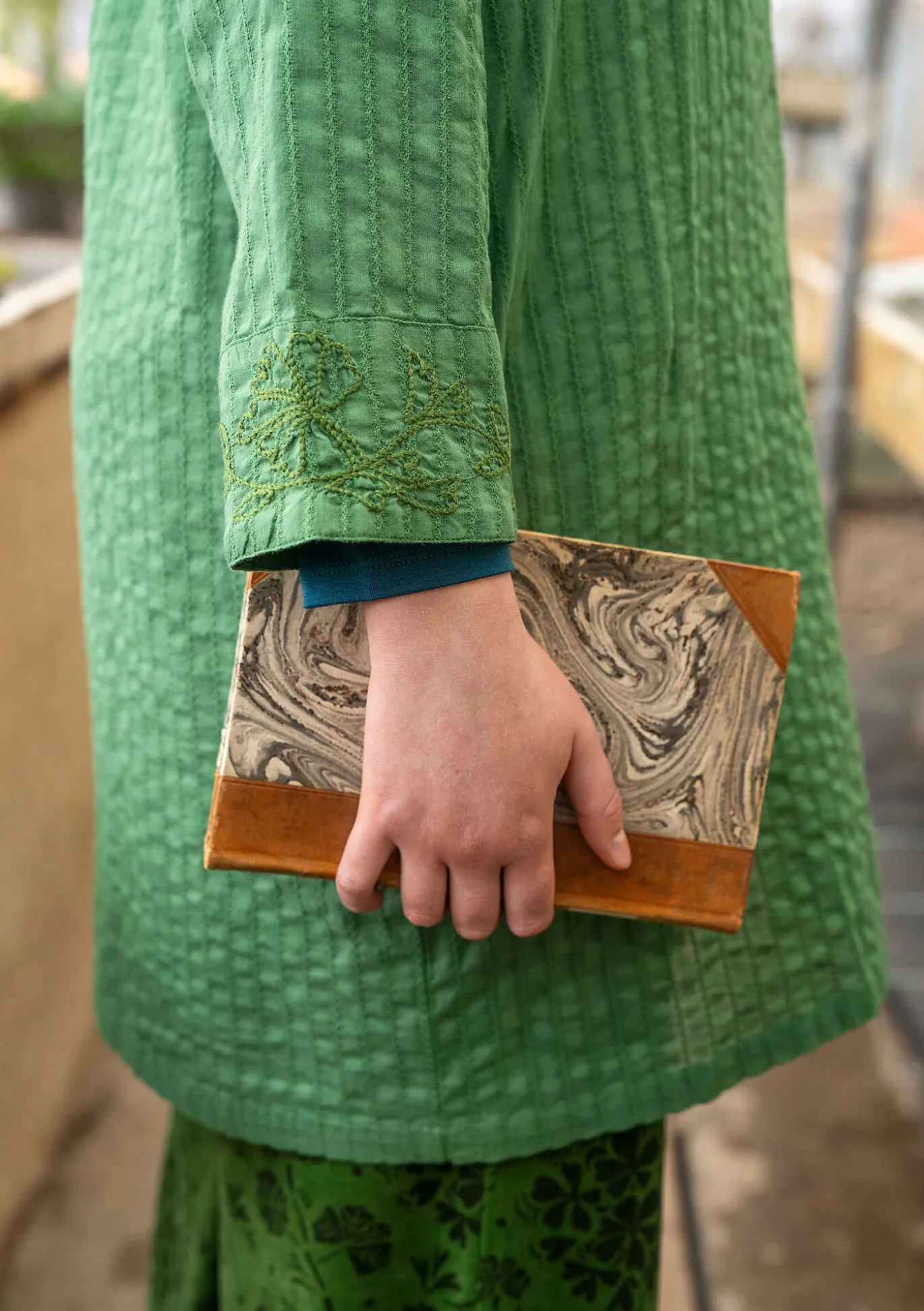 Paitamallinen kangasmekko "Värmland" ekopuuvillaa