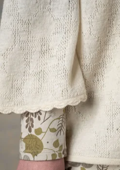 Reikäneuloksinen neuletakki 