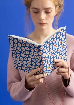 Runa-muistikirja kangaspäällystettyä paperia