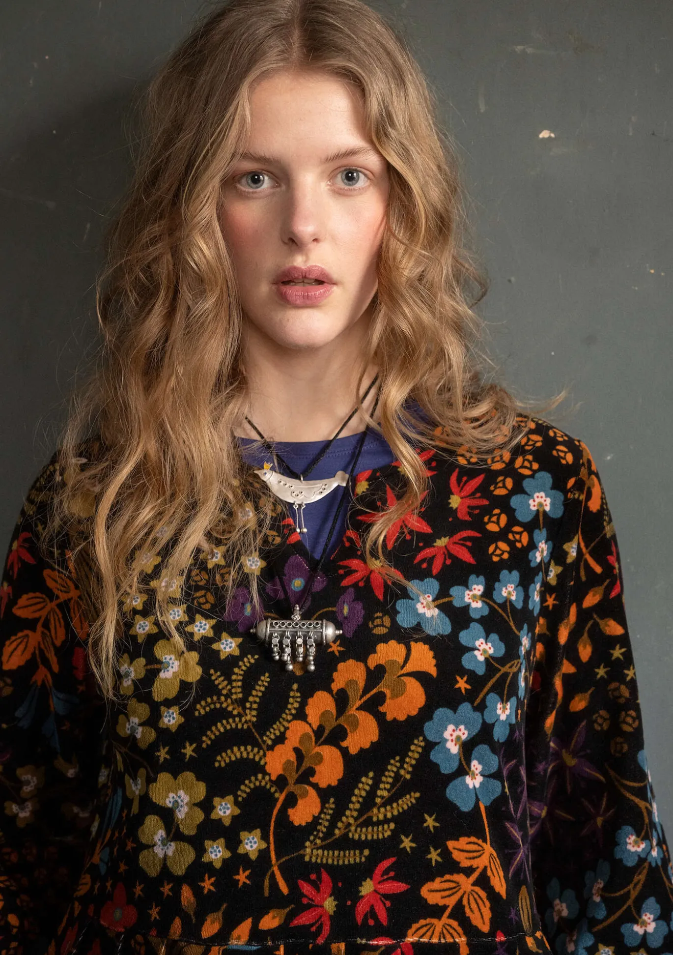 Veluurimekko "Katla" ekopuuvillaa ja kierrätettyä polyesteriä