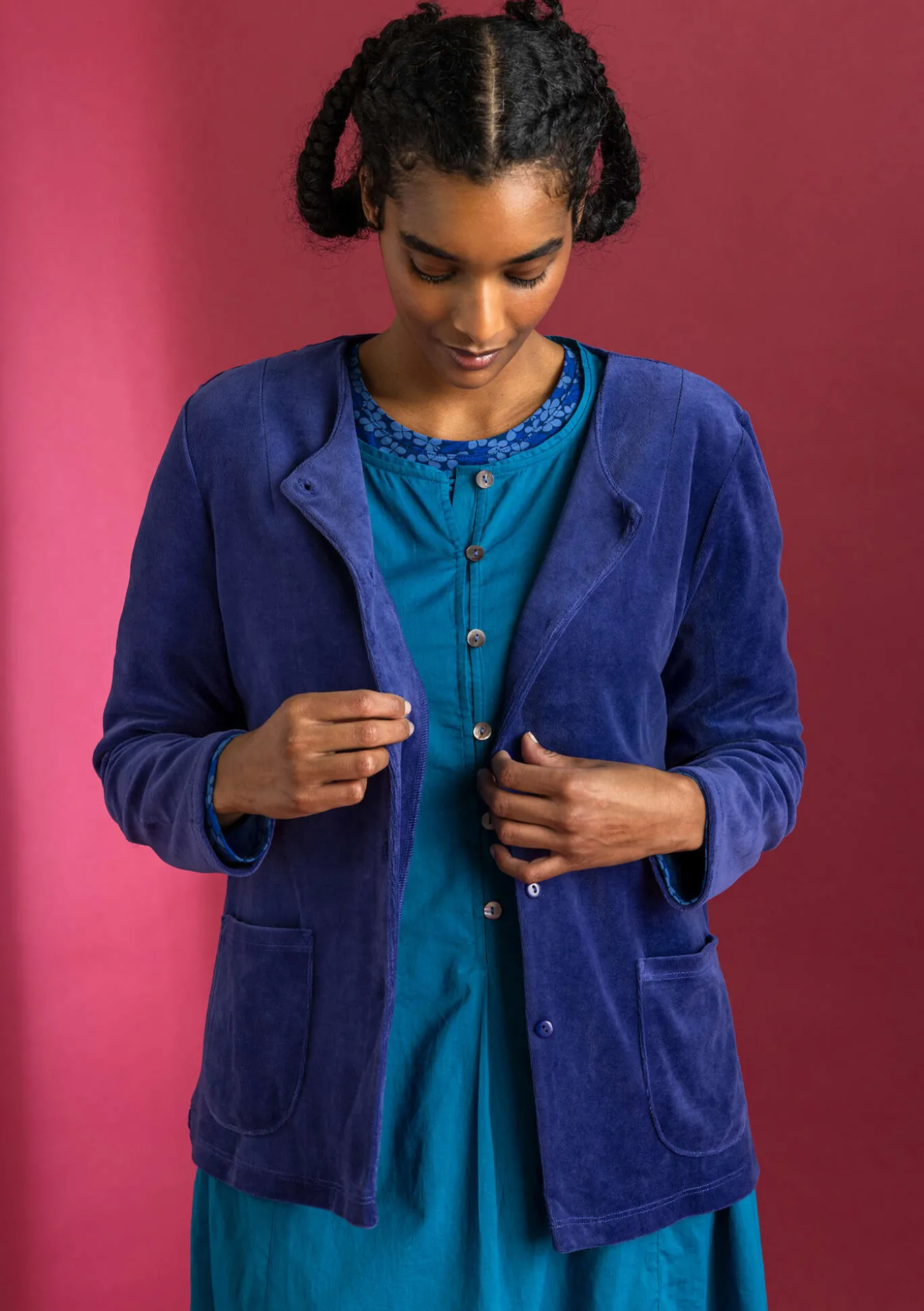 Veluurineuletakki ekologista puuvillaa / kierrätettyä polyesteriä