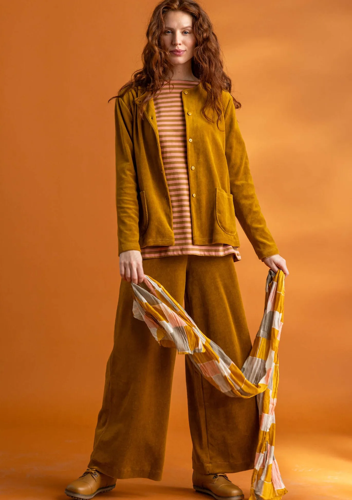 Veluurineuletakki ekologista puuvillaa / kierrätettyä polyesteriä