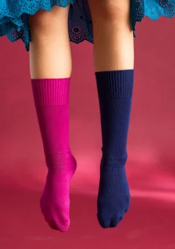 Yksiväriset polvisukat ekopuuvillaa